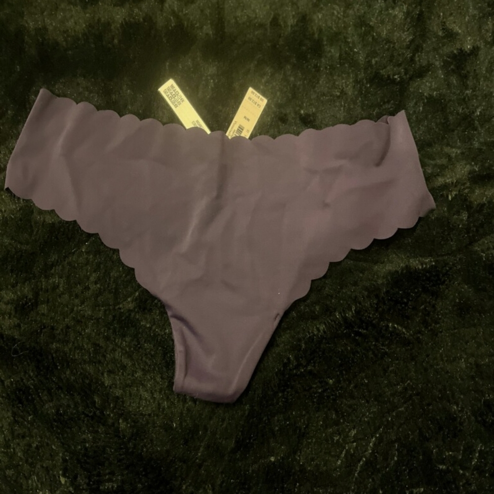 VICTORIA'S SECRET THONG